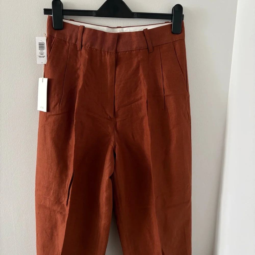 Aritzia Wilfred Carrot Linen High‎ Waisted Pants In Anise Brown Color Size 8 NWT